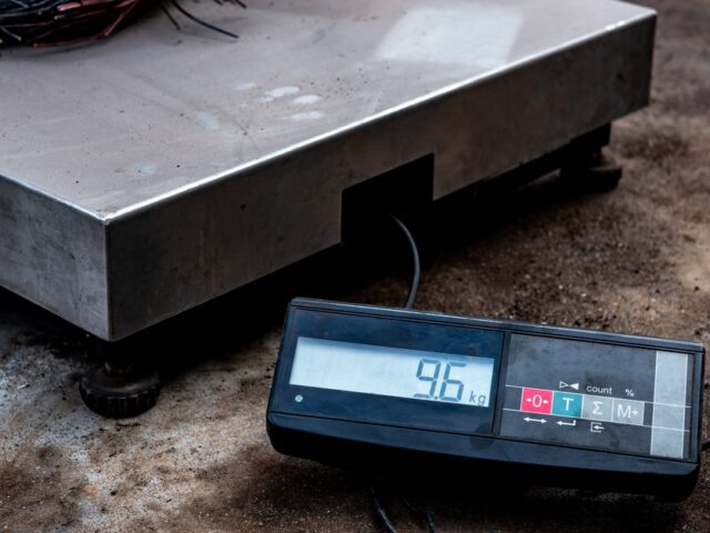 How To Choose the Right Industrial Floor Scale
