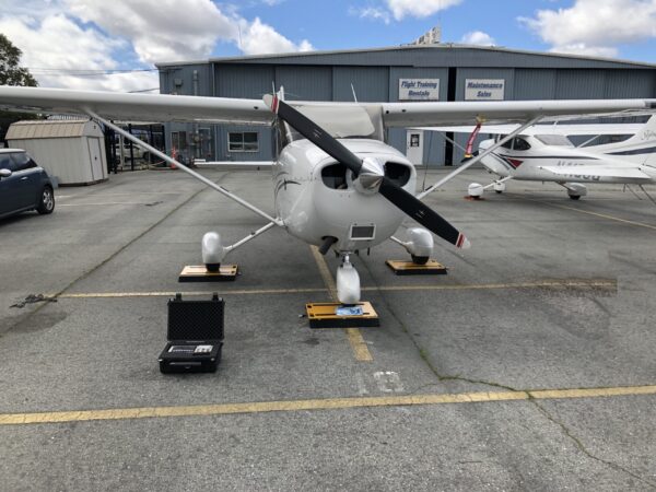 Plane on US-AW2416 aircraft scale pads